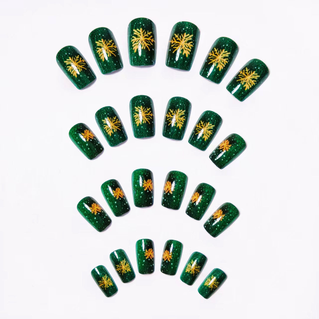 Holiday-Themed Sparkling Nail Art Bowlift