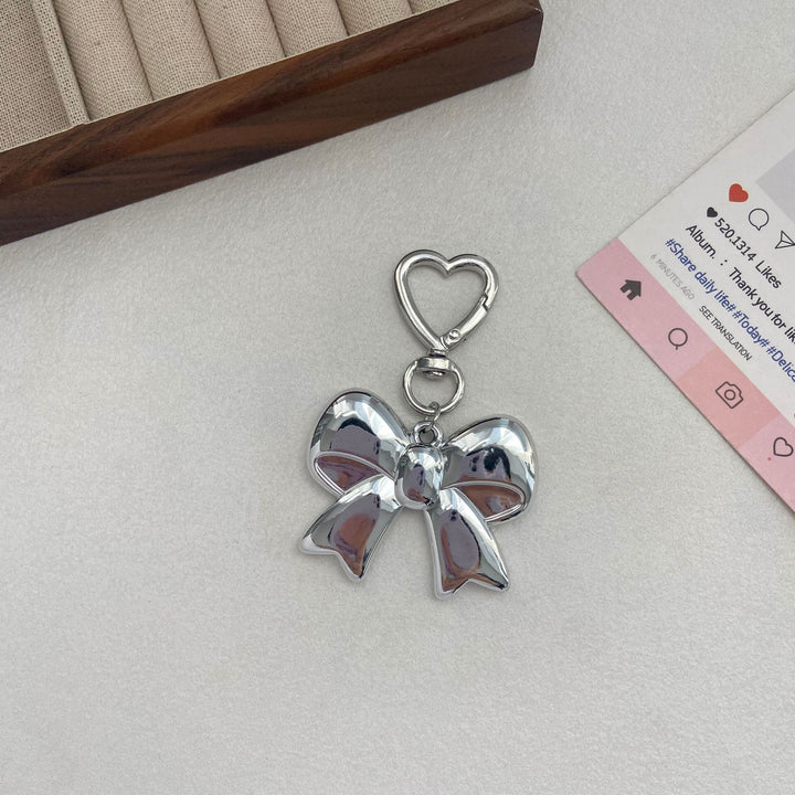 Elegant Bow-Shaped Keychain Bowlift