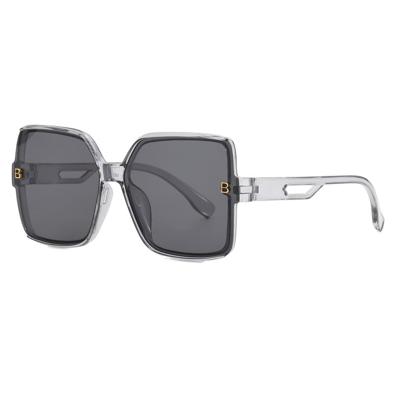 Women's fashionable oversized sunglasses with extravagant accents Bowlift