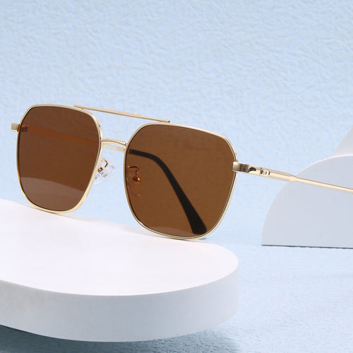 Women Fashionable Oversized Sunglasses in Elegant Shield Design Bowlift