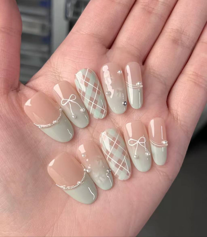 Decorative Press-On Nail Design Set Bowlift