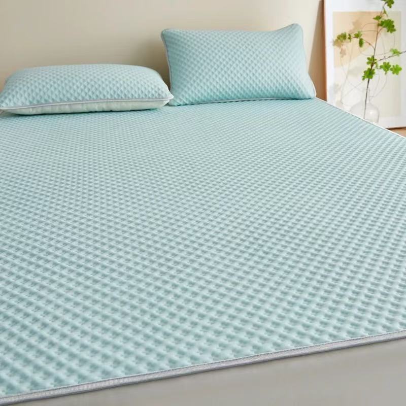 Unisex nan cooling mattress topper with breathable pressure relief and non-slip bottom Bowlift