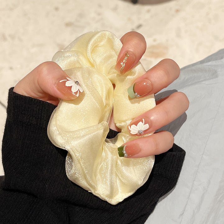 Elegant Floral Scrunchie Bowlift