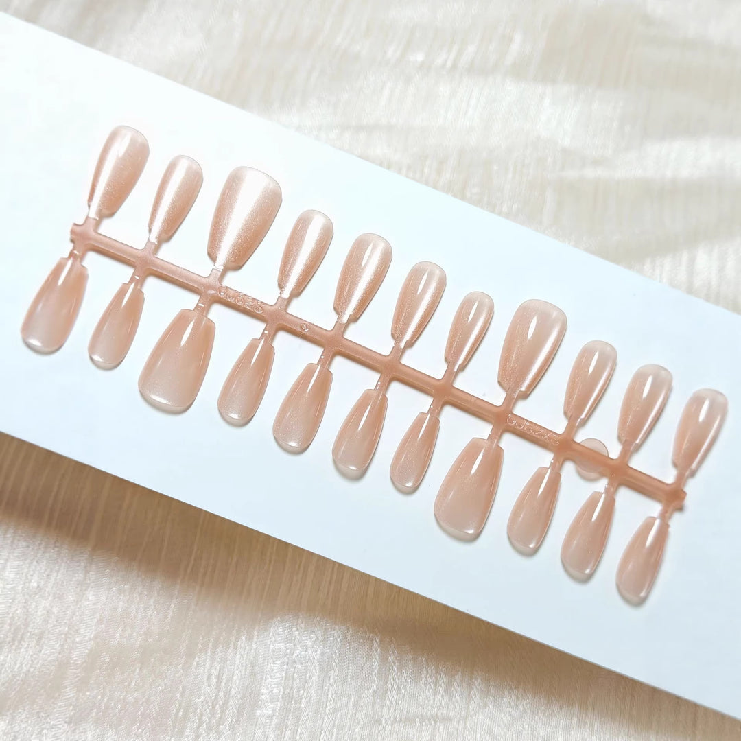 High-Quality Artificial Nails in Timeless Nude Look Bowlift