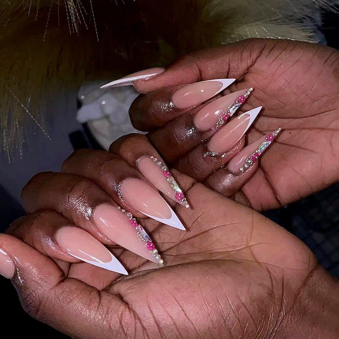 Artificial nails with elegant design Bowlift