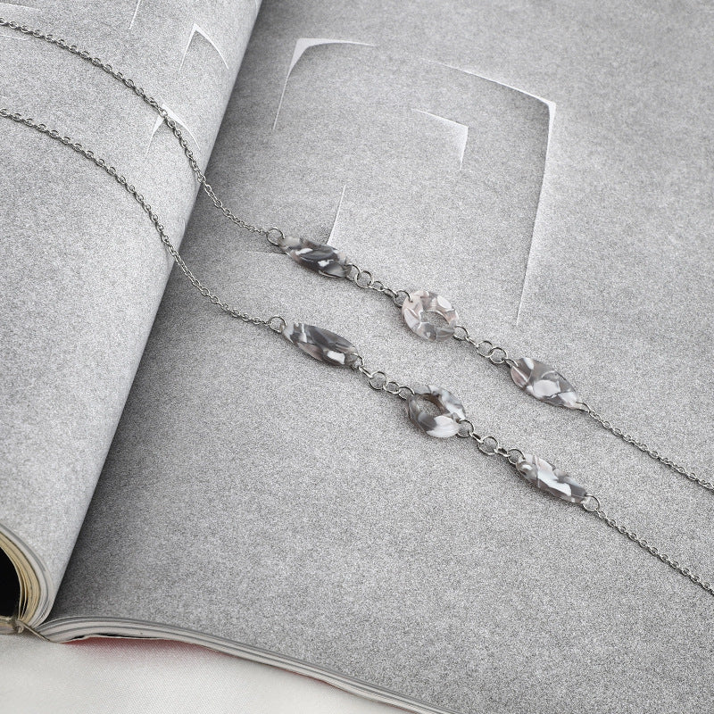 Stylish Eyewear Chain Bowlift