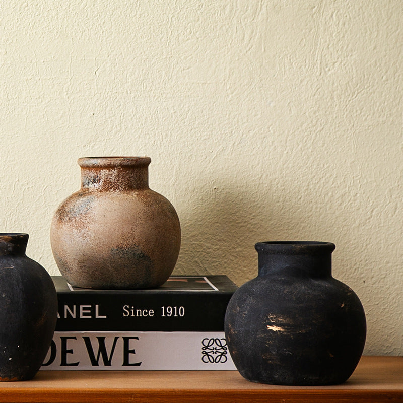 Handcrafted ceramic vase Bowlift