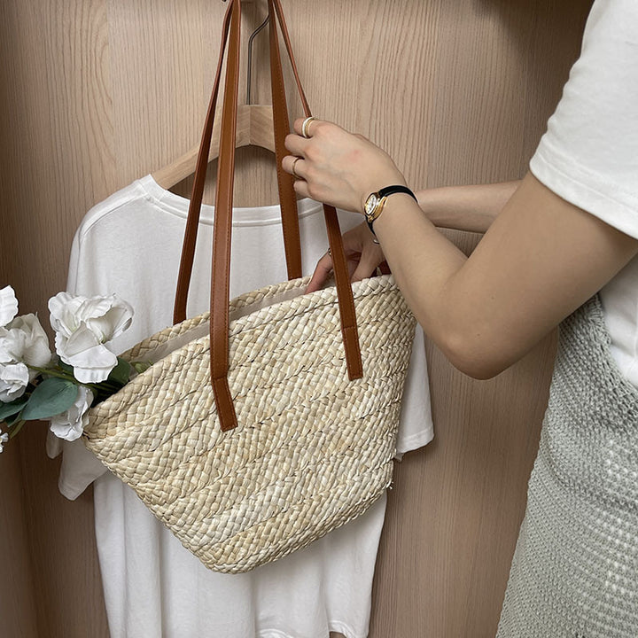 Elegant Bast bag with Long Leather Straps Bowlift