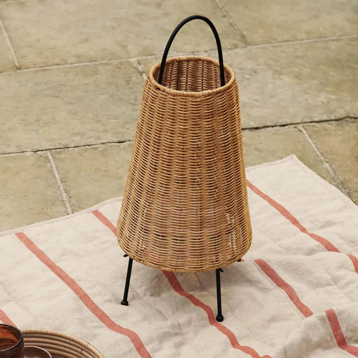 Elegant table lamp made of woven material Bowlift