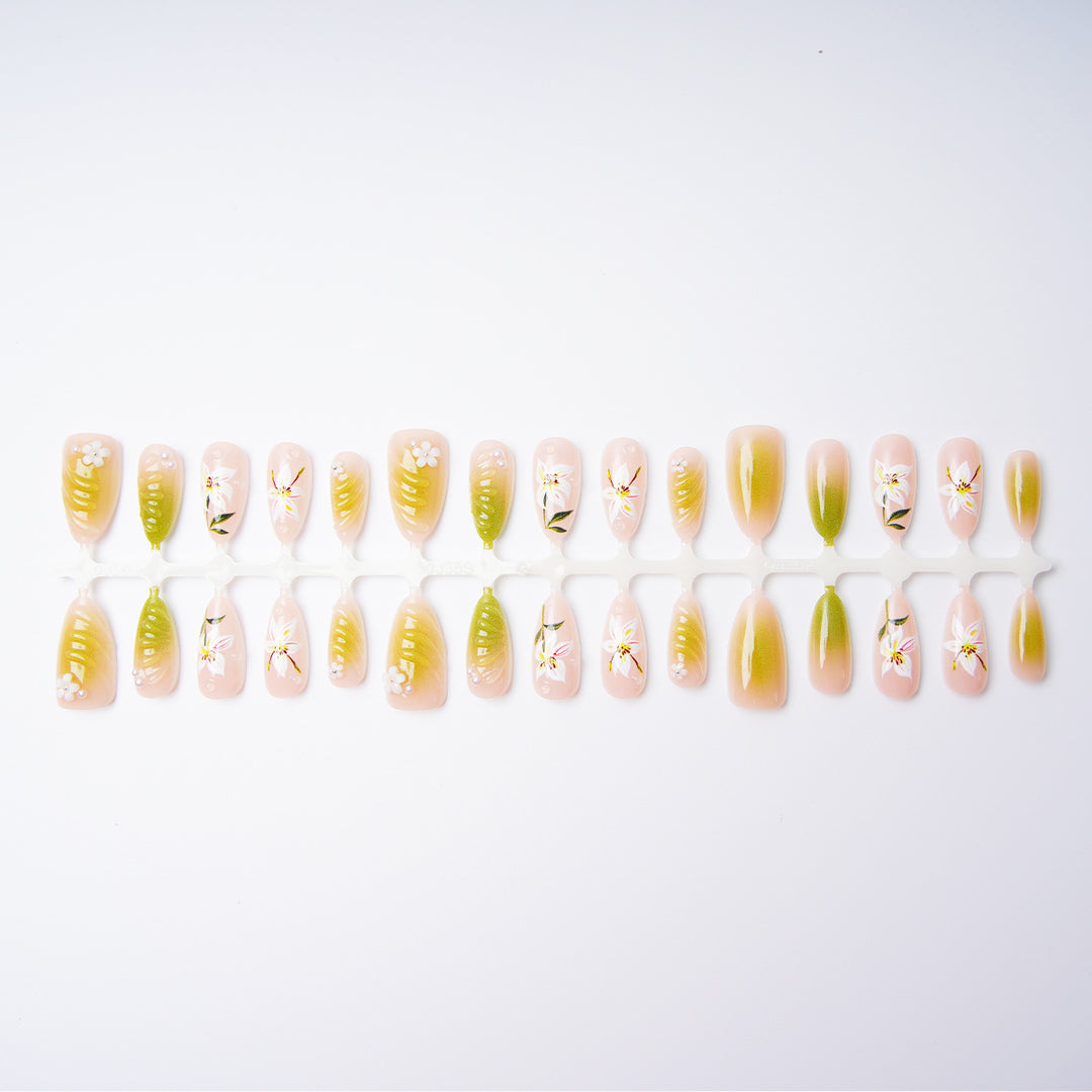 Extravagant Art Nails Bowlift