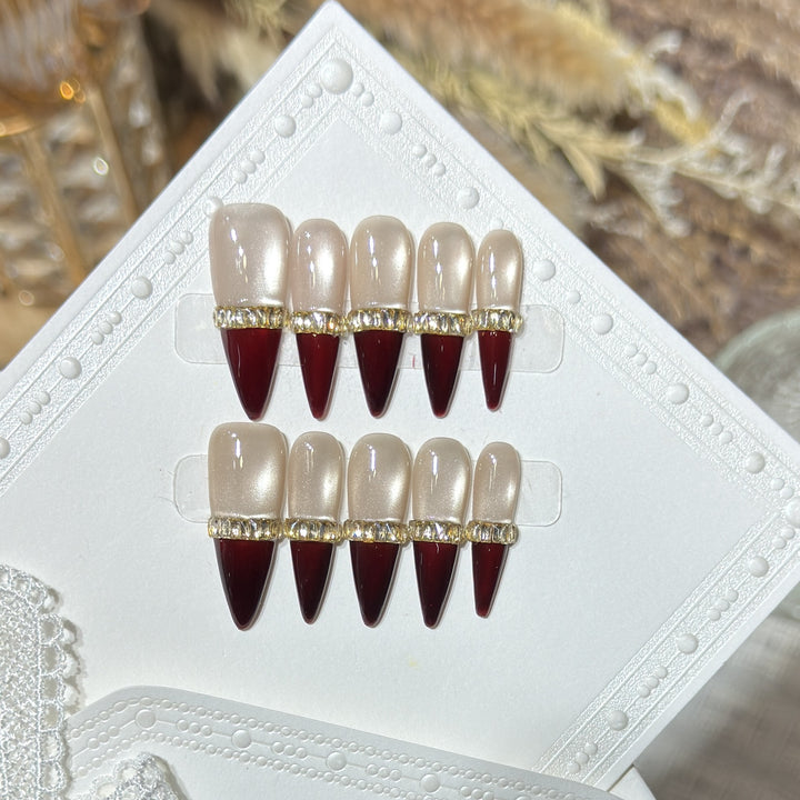 Glamorous Stiletto Press-On Nail Art Set with Gold Accents Bowlift