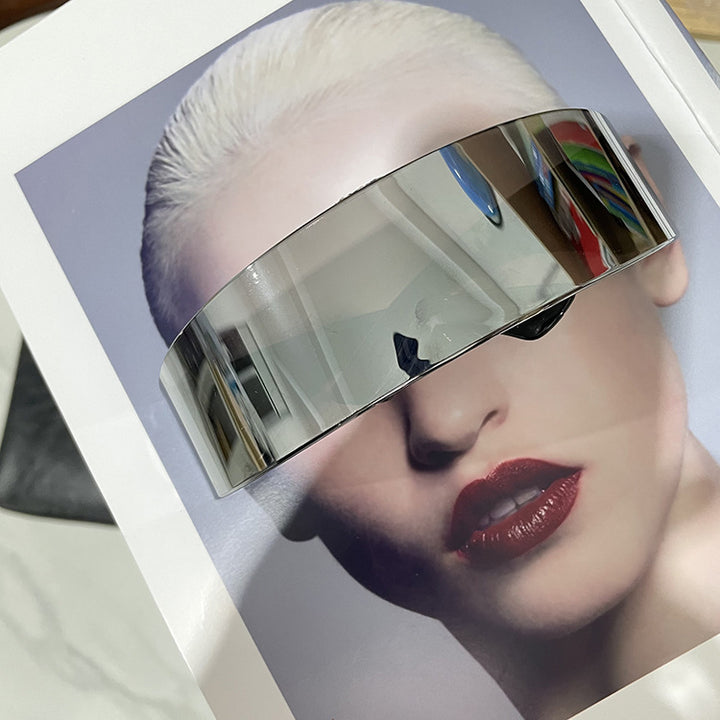 Women futuristic visor-like sunglasses Bowlift