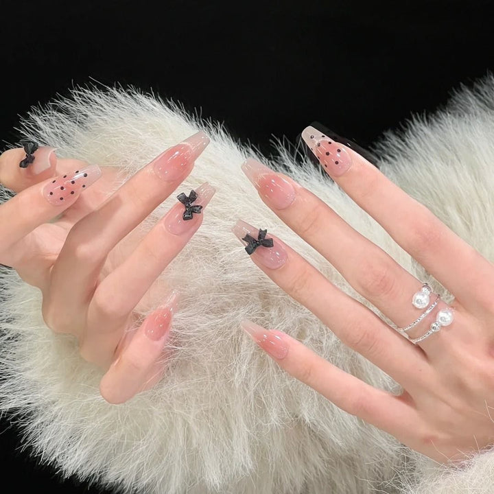 Fashionable Nail Art Bowlift