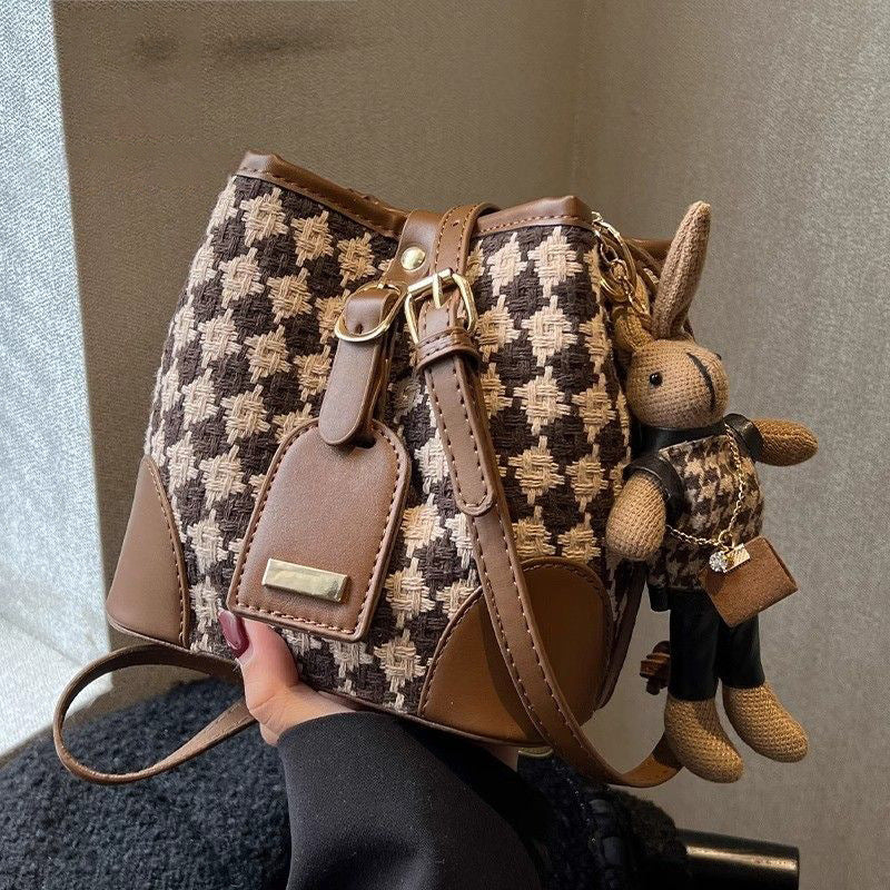 Chic Bucket Tote Bag Bowlift