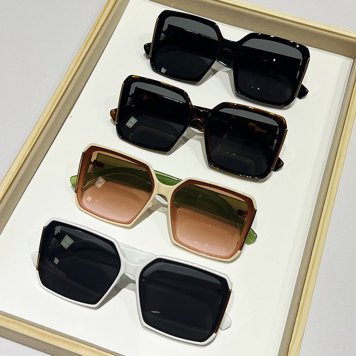 Women's fashionable sunglasses with elegant accents Bowlift