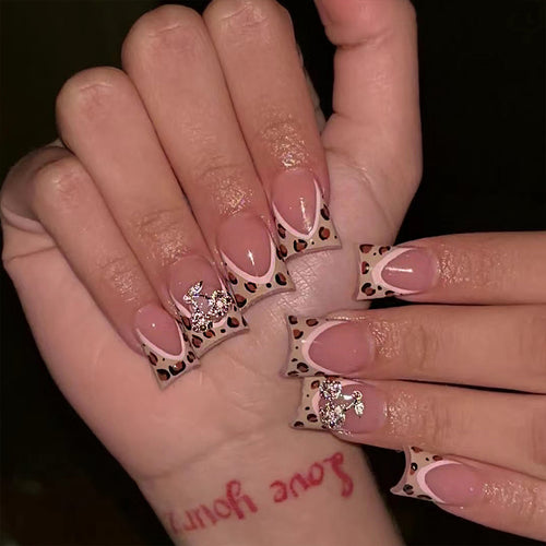 Artificial Nails with Elegant Animal Pattern and Glitter Details Bowlift
