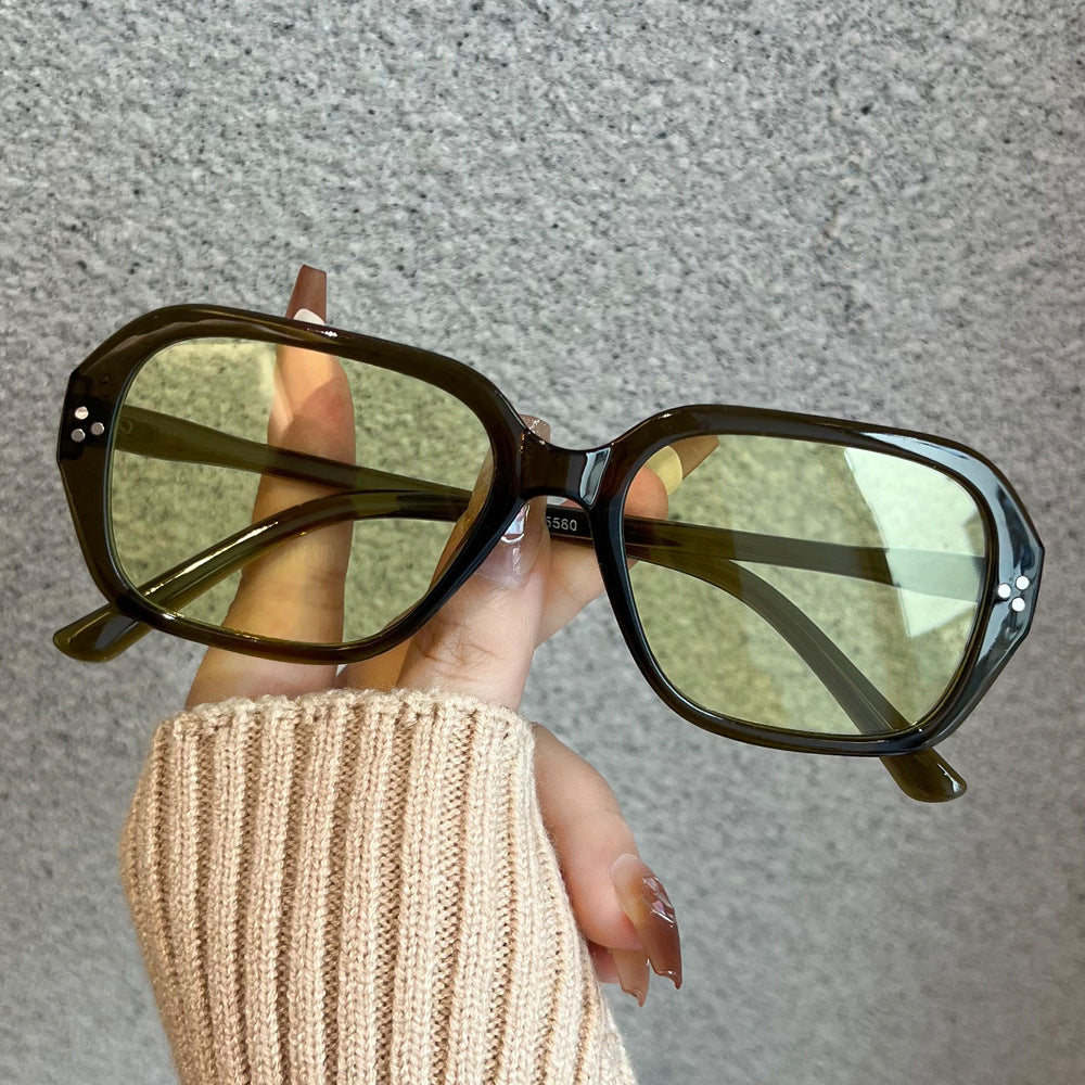 Women's fashionable oversized sunglasses in elegant design Bowlift
