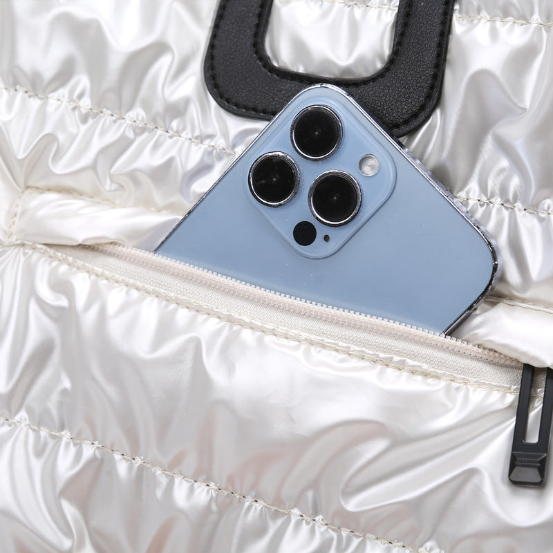 Practical Travel Bag Made of Durable Nylon Bowlift