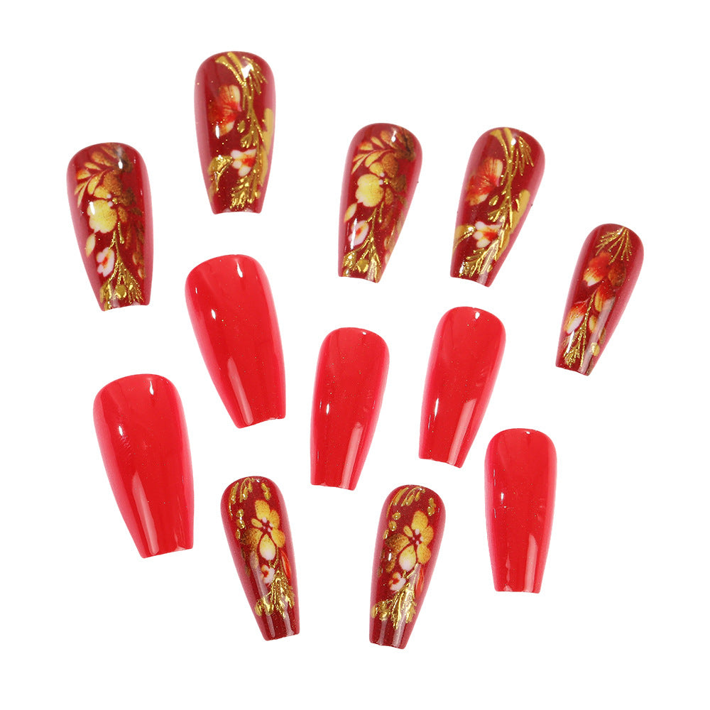 Artful nail tips in an elegant flower pattern Bowlift