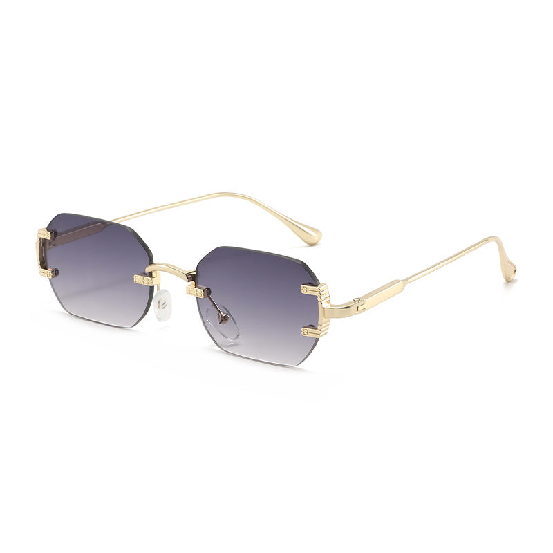 Ladies geometric sunglasses with luxurious metal frame and protective UV filter Bowlift