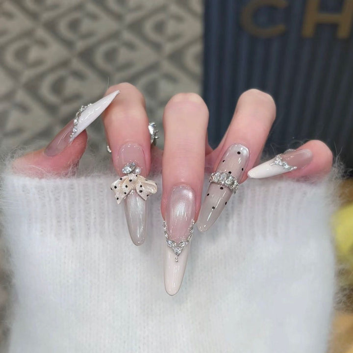 Glamorous Crystal-Embellished Press-On Nail Extensions Bowlift