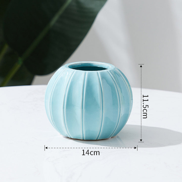 Decorative ceramic vase with modern ribbed design Bowlift