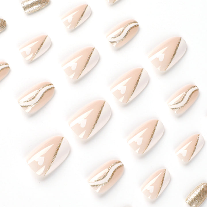 Glamorous nail art with delicate glitter effect Bowlift