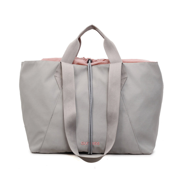 Sporty Travel Bag With Innovative Inner Pocket Bowlift