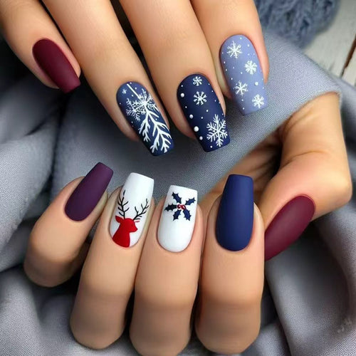 Creative Christmas Themed Fake Nails Bowlift