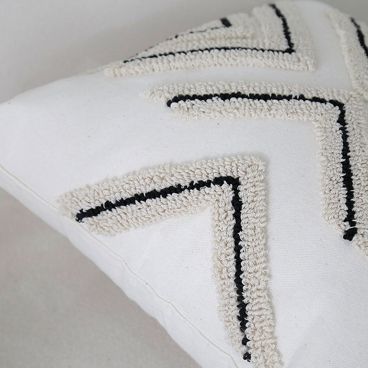 Women’s cushion cover with artistic fringe pattern Bowlift