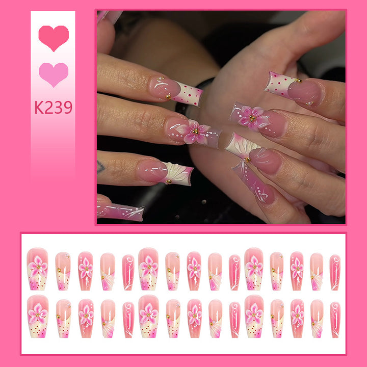 Nail art set with elegant floral motifs Bowlift