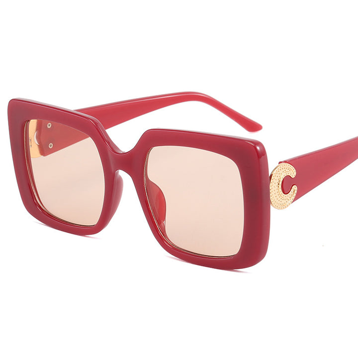 Women's fashionable sunglasses in modern square design Bowlift