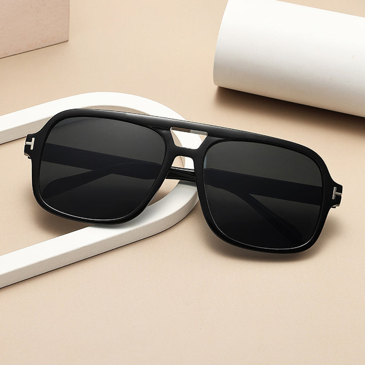 Ladies fashionable square sunglasses with sturdy frame Bowlift