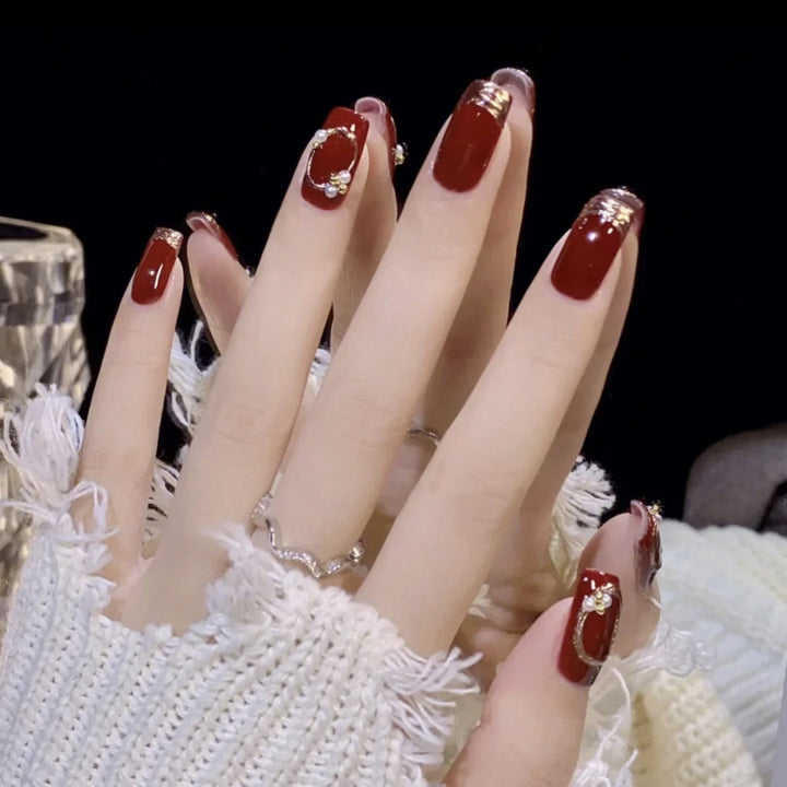 Elegant Nail Art with Gloss Finish Bowlift