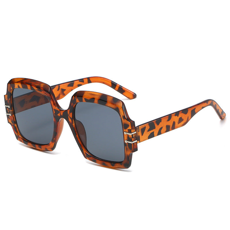 Women's Fashion Oversized Sunglasses with Animal Print Bowlift