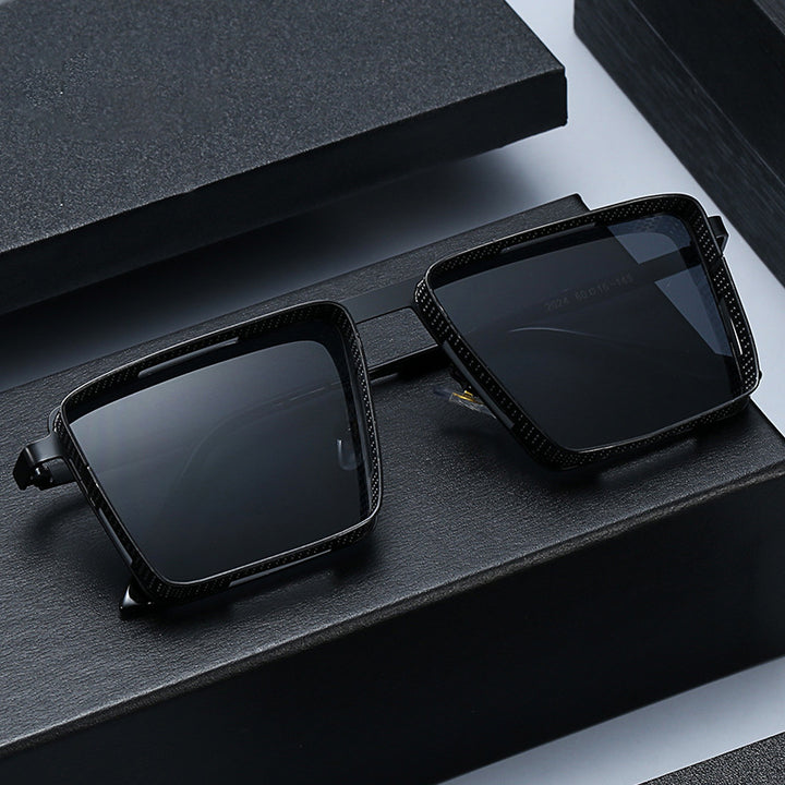 Ladies extravagant square sunglasses with perforated frame Bowlift