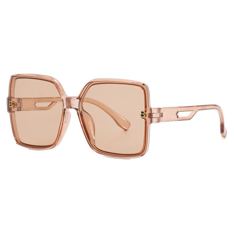 Women's fashionable oversized sunglasses with extravagant accents Bowlift