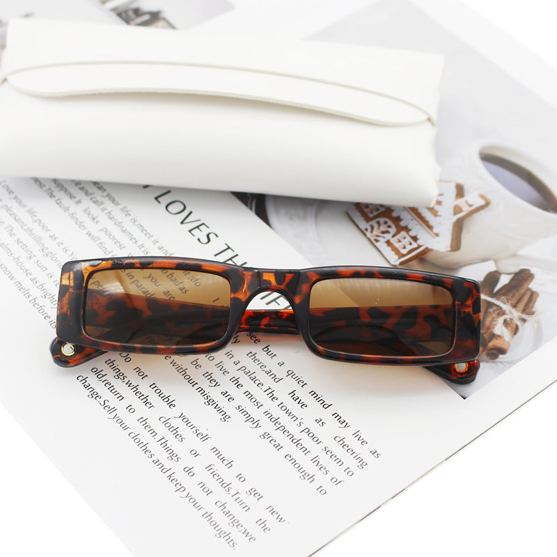 Women's fashion rectangular sunglasses with textured frame Bowlift