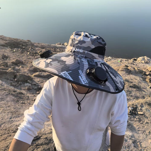 Ventilated sun hat with integrated solar fans and wide brim Bowlift