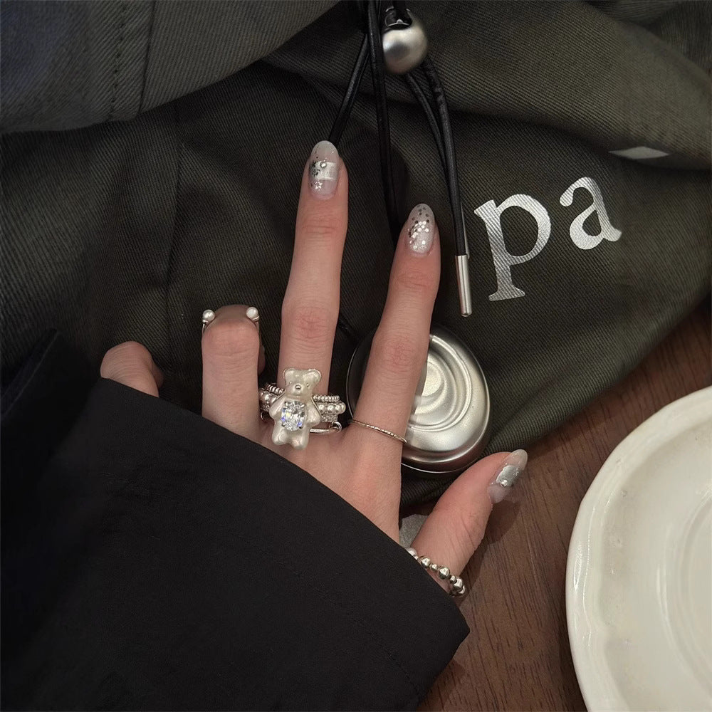 Artificial nails with decorative accents Bowlift