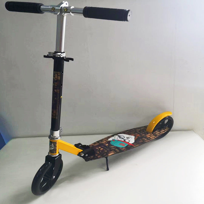 Smooth-Riding Folding Scooter Bowlift