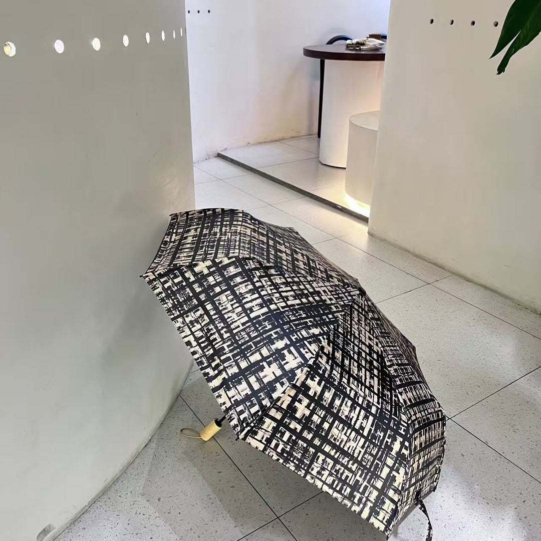 Women's Folding Umbrella in Modern Check Pattern Bowlift