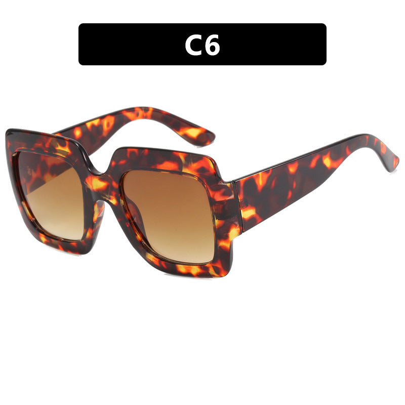 Women's oversized square sunglasses with striking tortoiseshell design Bowlift