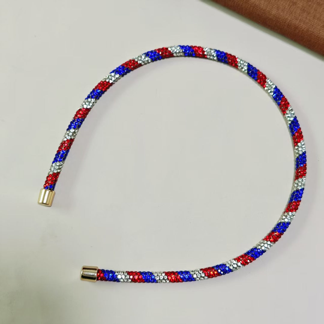 Ladies' large creoles with pavé rhinestone embellishment and clasp closure Bowlift