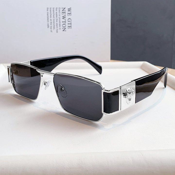 Women's designer sunglasses with luxurious frame and trendy cut Bowlift