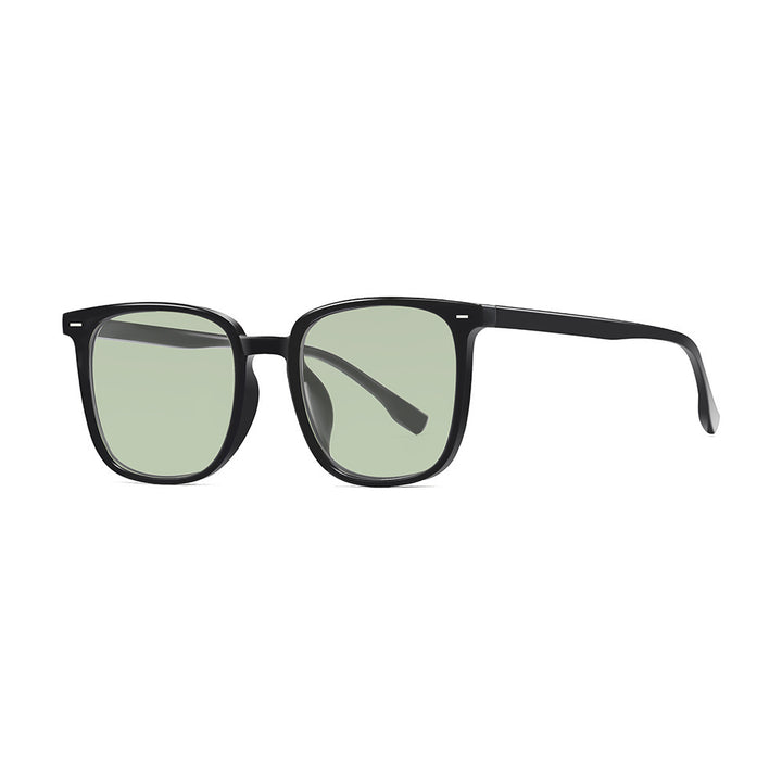 Women's sunglasses in a modern square style with special UV protection lenses Bowlift