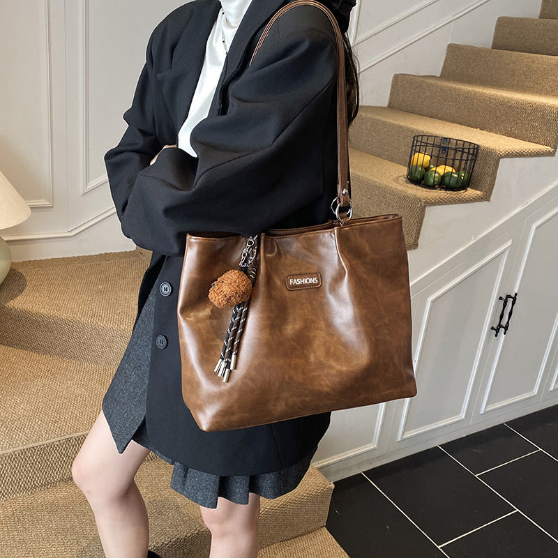 Modern Elegant Handbag Bowlift