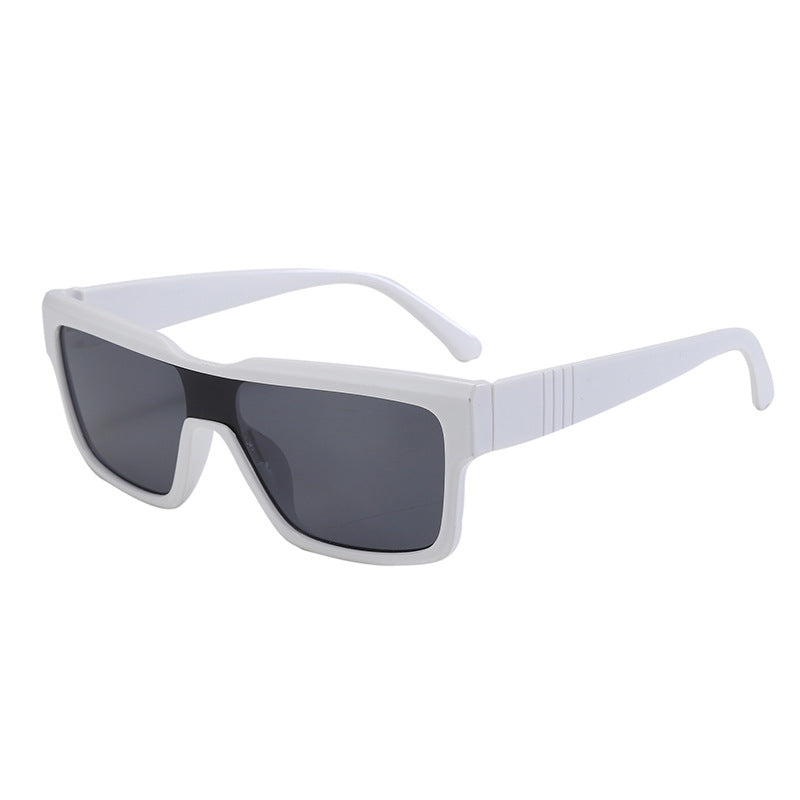 Women Fashion Sunglasses with Unusual Design Bowlift