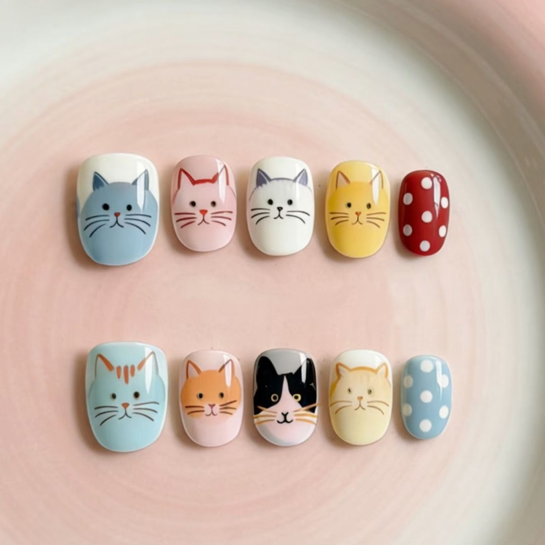 Artistic Cat-Themed Press-On Nail Art Set Bowlift