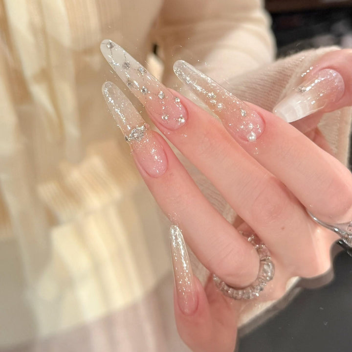 Artificial nails with elegant ombre effect Bowlift